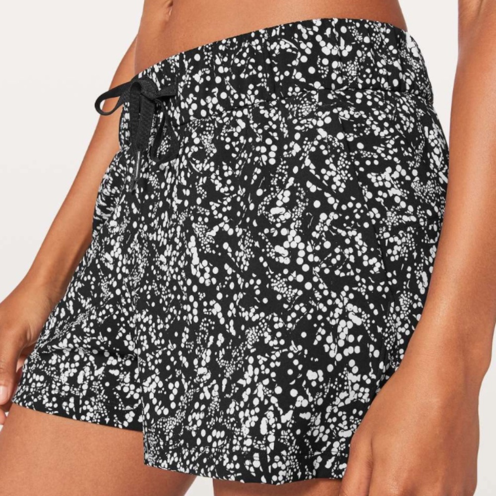 Hardly Worn Lululemon On The Fly Shorts